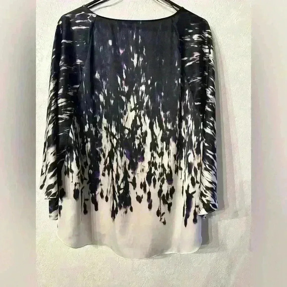 Tahari Women’s Blouse Large Polyester Poncho Style Sleeves - Picture 2 of 8